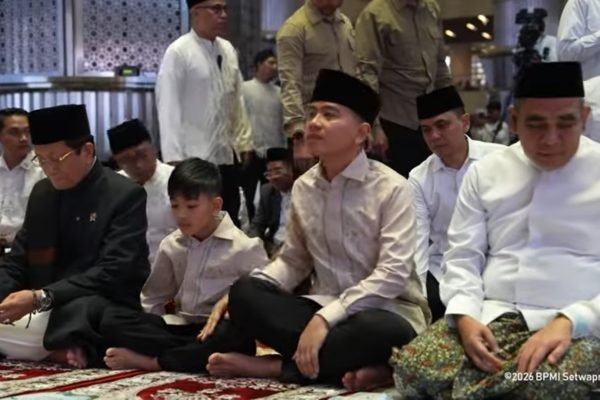 Wapres Gibran sholat Ied di Masjid Istiqlal bersama Jan Ethes/Foto : Dok YouTube Wakil Presiden RI