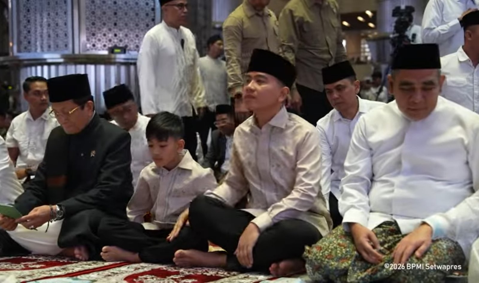 Wapres Gibran sholat Ied di Masjid Istiqlal bersama Jan Ethes/Foto : Dok YouTube Wakil Presiden RI