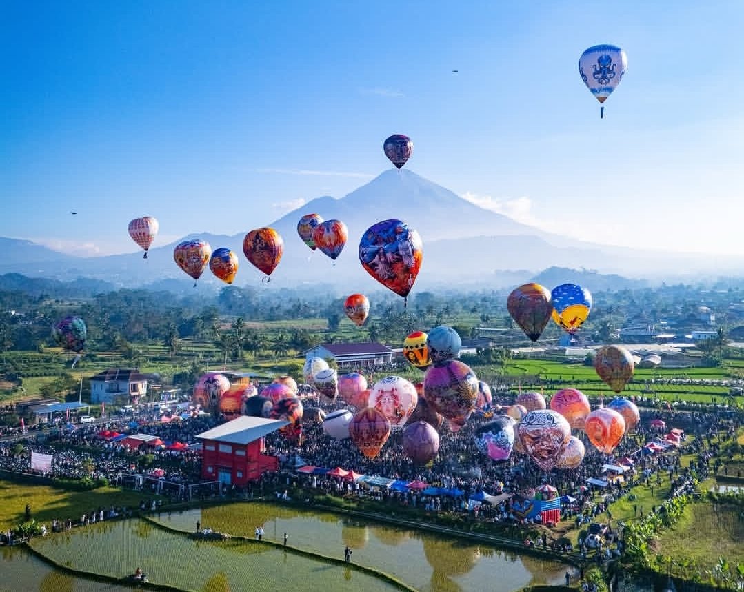 Festival Balon Udara Wonosobo. Foto: Instagram/@mmt_lampa @balonwonosob @cappadociawonosobo