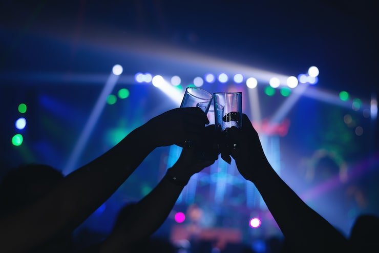 Ilustrasi clubbing/Foto : Dok. Freepik
