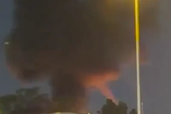 Ledakan di wilayah dekat Konsulat AS di Dubai yang terjadi pada Rabu (4/3)/Foto : Dok. X