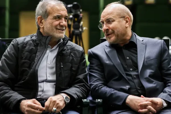 Ketua Parlemen Iran Mohammad Bagher Ghalibaf (kanan) bersama Presiden Masoud Pezeshkian/Foto : Dok. X @mb_ghalibaf)