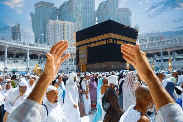 Ilustrasi pelaksanaan ibadah umrah di tanah suci Mekkah/Foto : Dok. Freepik