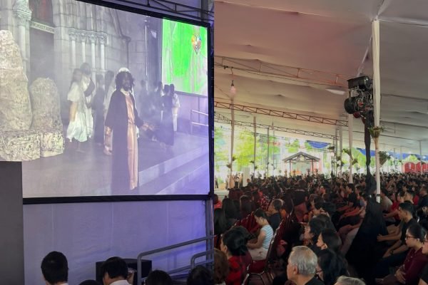 Pementasan seni Jalan Salib Kreatif, "Lux in Nihilo" yang berlangsung di Gereja Katedral Jakarta, Jumat (3/4)/Foto : Dok. GPriority (Nindya Farhah Azzahrah)
