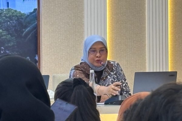 Plt. Direktur Perlindungan WNI dan Badan Hukum Indonesia, Heni Hamidah, pada agenda press briefing yang berlangsung pada Rabu (8/4) di Jakarta/Foto : Dok. GPriority (Nindya Farhah Azzahrah)