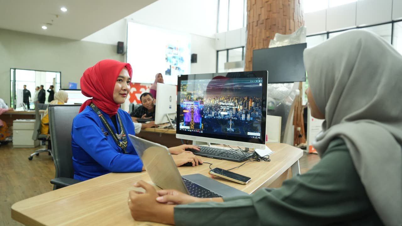 Salah satu layanan perizinan di Mall Pelayanan Publik (MPP) DKI Jakarta. Foto: istimewa