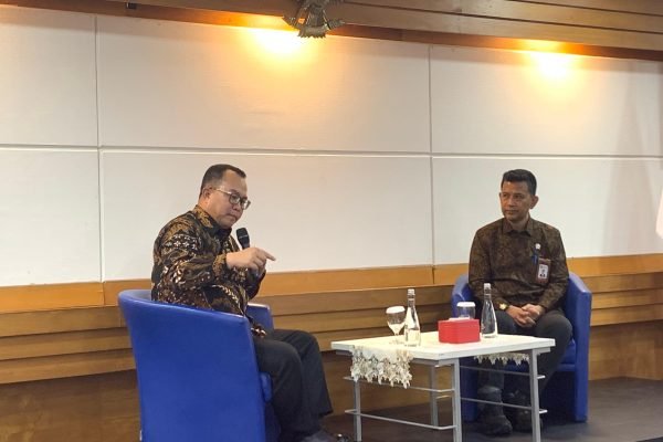 Kepala BRIN Arif Satria bersama Wakil Kepala BRIN Amarulla Octavian dalam Konfrensi Pers BRIN 5.0 Inovasi untuk Negeri di Jakarta, Selasa (28/4). Foto: GPriority/Dimas A Putra