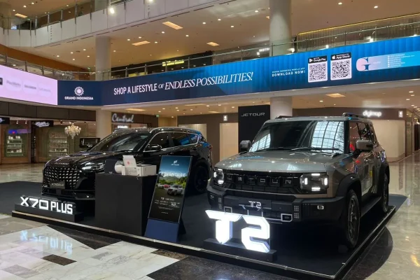 PT Jetour Sales Indonesia pamerkan SUV salah satu pusat perbelanjaan. Foto: Jetour