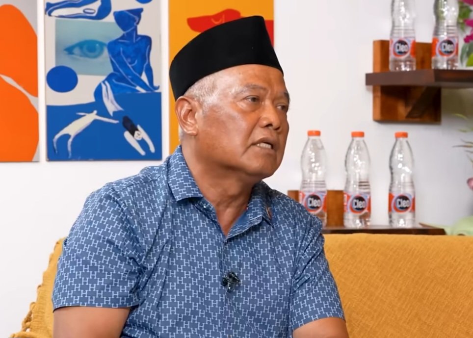 Momen Yai Mim (Muhammad Imam Muslimin) saat diundang ke podcast Denny Sumargo/Foto : Dok. YouTube CURHAT BANG Denny Sumargo