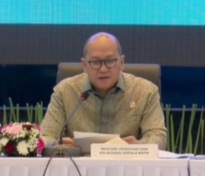 Menteri Investasi dan Hilirisasi/Kepala Badan Koordinasi Penanaman Modal, Rosan Roeslani dalam jumpa pers di Jakarta, Kamis (24/4). Foto: Tangkapan Layar Youtube/bakom_ri
