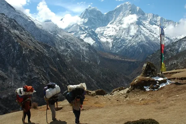 Ilustrasi pendaki di Gunung Everest/Foto : Dok. AFP