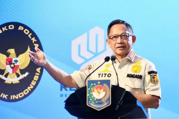 Menteri Dalam Negeri (Mendagri) Tito Karnavian saat memberikan arahan dalam Rapat Koordinasi Forkopimda se-Maluku dan Nusa Tenggara, Selasa (19/5).
