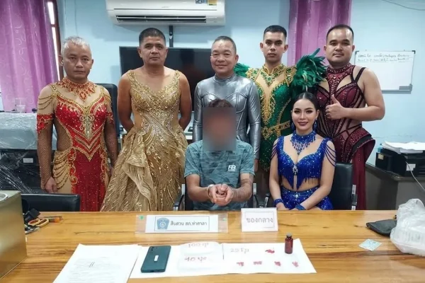 Polisi Thailand curi perhatian usai menyamar sebagai penari demi menangkap bandar narkoba/Foto : Dok. Tha Luang Police