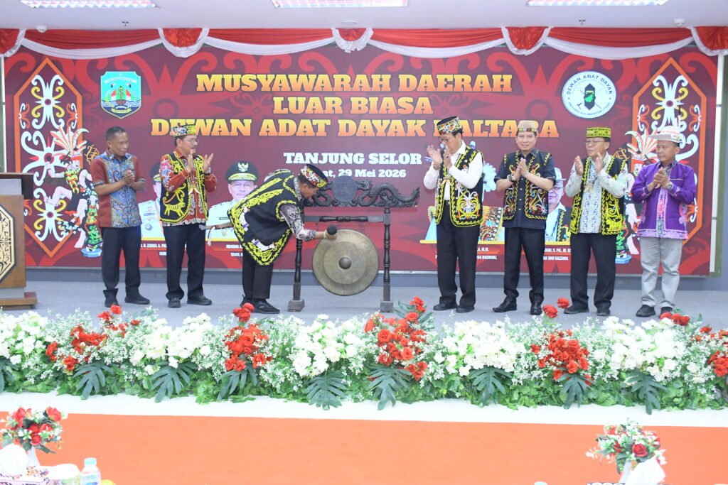 Kegiatan Musyawarah Daerah Luar Biasa (Musdalub) Dewan Adat Dayak (DAD) Kalimantan Utara yang digelar di Aula Kantor Gubernur Kalimantan Utara itu dibuka langsung oleh Gubernur Kalimantan Utara, Zainal A. Paliwang, Jumat (29/5)/Foto : Dok. Kominfo Kaltara