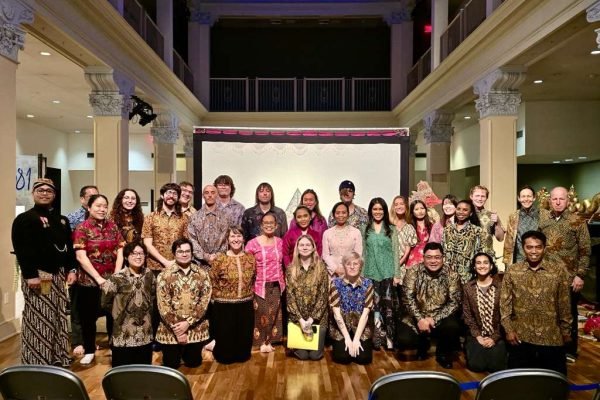 Pertunjukan wayang kulit bertajuk “Becoming Bimo” sukses memukau ratusan penonton di University of California Riverside (UCR), Amerika Serikat, pada Selasa (26/5)/Foto : KJRI LA