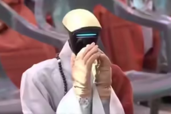 Gabi, robot biksu pertama di dunia dari Korea Selatan yang diperkenalkan pada 6 Mei lalu/Foto : Dok. AFP