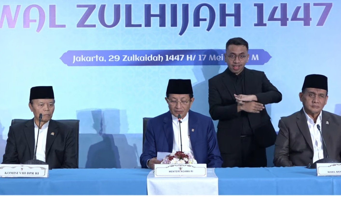 Menteri Agama (Menag) Nasaruddin Umar mengumumkan hari Raya Idul Adha 2026 dalam konfrensi pers usai sidang isbat yang digelar Kementerian Agama (Kemenag) di Jakarta, Minggu (17/5). Foto: dok.kemenag