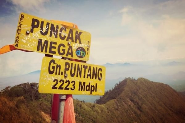 Puncak Mega Gunung Puntang, Kabupaten Bandung/Foto : Dok. Istimewa