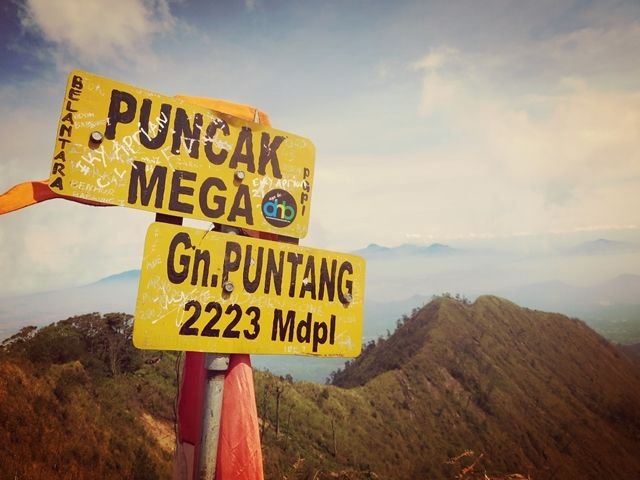 Puncak Mega Gunung Puntang, Kabupaten Bandung/Foto : Dok. Istimewa