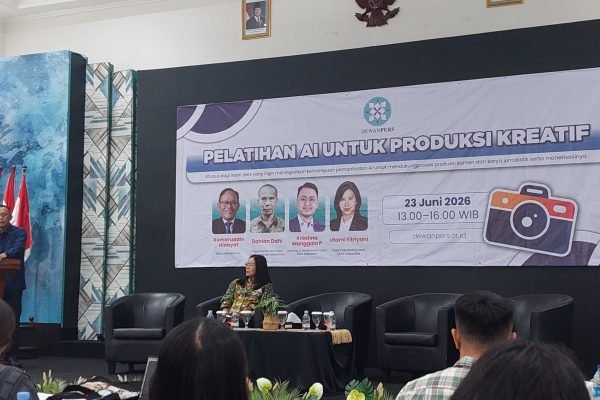Wakil Ketua Dewan Pers, Totok Suryanto, saat memberikan sambutan pembuka dalam agenda pelatihan AI di Hall Dewan Pers, Selasa (23/6)/Foto : Dok. GPriority (Nindya Farhah Azzahrah)