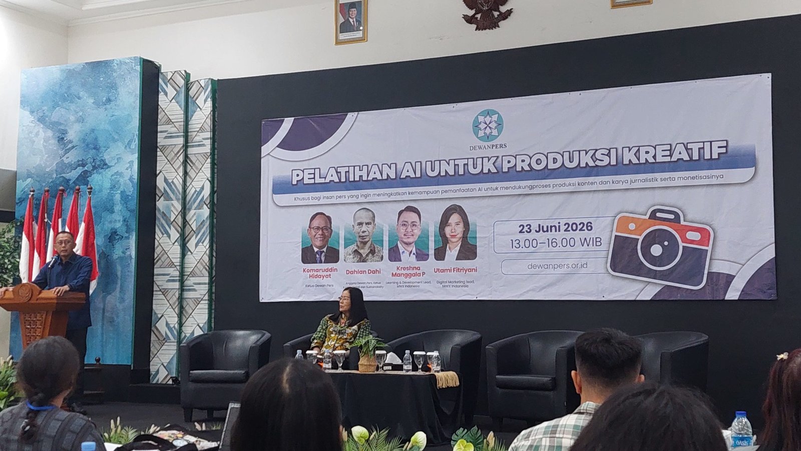 Wakil Ketua Dewan Pers, Totok Suryanto, saat memberikan sambutan pembuka dalam agenda pelatihan AI di Hall Dewan Pers, Selasa (23/6)/Foto : Dok. GPriority (Nindya Farhah Azzahrah)