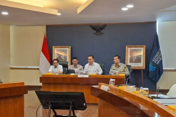 Mendag Budi Santoso memberikan pernyataan seusai menghadiri agenda rapat koordinasi tingkat Menteri Bidang Pangan, Kamis (4/6) di Kementerian Perdagangan, Jakarta/Foto : Dok. GPriority (Risma Octavia)