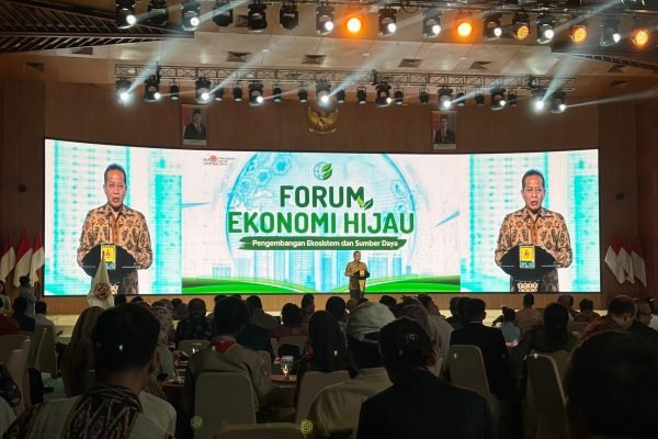 Menkop Ferry Juliantono saat memberikan sambutan dalam acara Forum Ekonomi Hijau, Rabu (17/6) di Jakarta/Foto : GPriority (Nindya Farhah Azzahrah)
