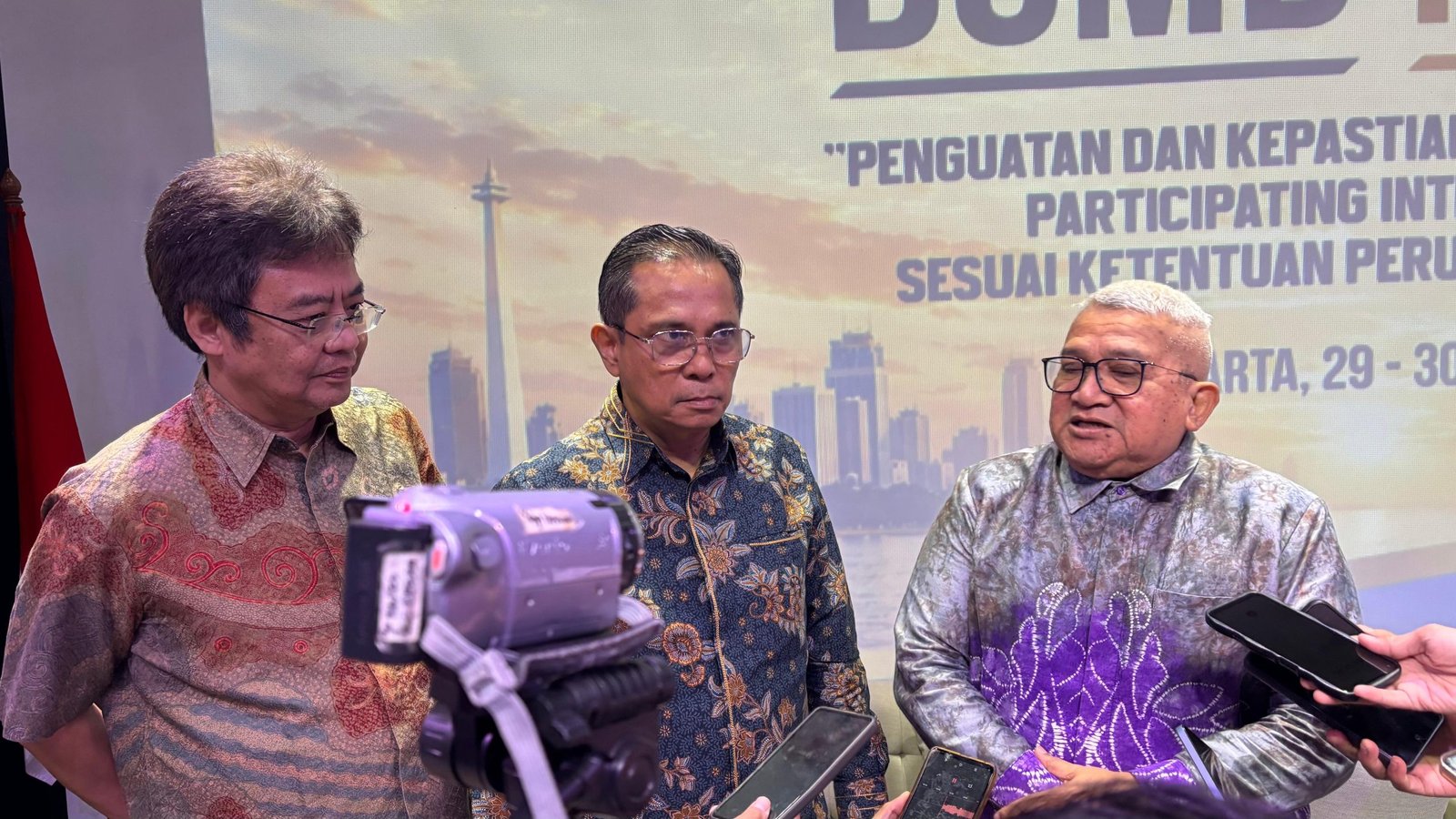 Sekjen ADPMET, Dr. Ir. Andang Bachtiar, M.Sc. (kanan)/Foto : Dok. GPriority (Nindya Farhah Azzahrah)