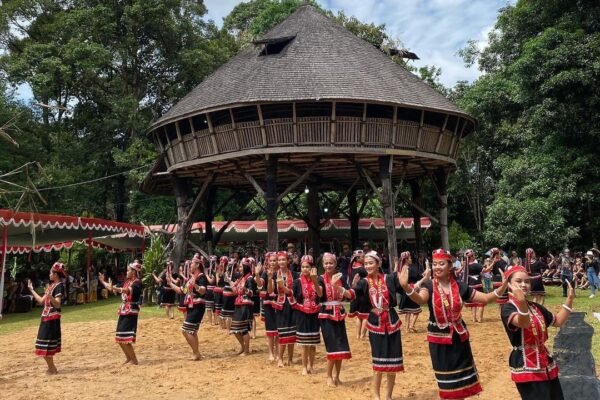 Desa Jagoi Babang resmi ditetapkan sebagai Desa Migran Emas oleh Kementerian P2MI/Foto : Dok. Istimewa