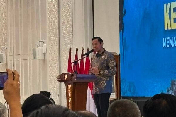 AHY saat memaparkan materi dalam Dialog Kebijakan Nasional "Kenaikan Muka Air Laut: Memahami Dampak Sosial Ekonomi untuk Perencanaan Pembangunan yang Adaptif" yang digelar di Gedung Bappenas RI, Jakarta, Senin (13/7)/Foto : Dok. GPriority (Nindya Farhah Azzahrah)