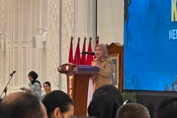 Wakil Gubernur Gorontalo Idah Syahidah Rusli Habibie saat menjadi pembicara dalam Dialog Kebijakan Nasional "Kenaikan Muka Air Laut: Memahami Dampak Sosial Ekonomi untuk Perencanaan Pembangunan yang Adaptif" yang digelar di Gedung Bappenas RI, Jakarta, Senin (13/7)/Foto : Dok. GPriority (Nindya Farhah Azzahrah)