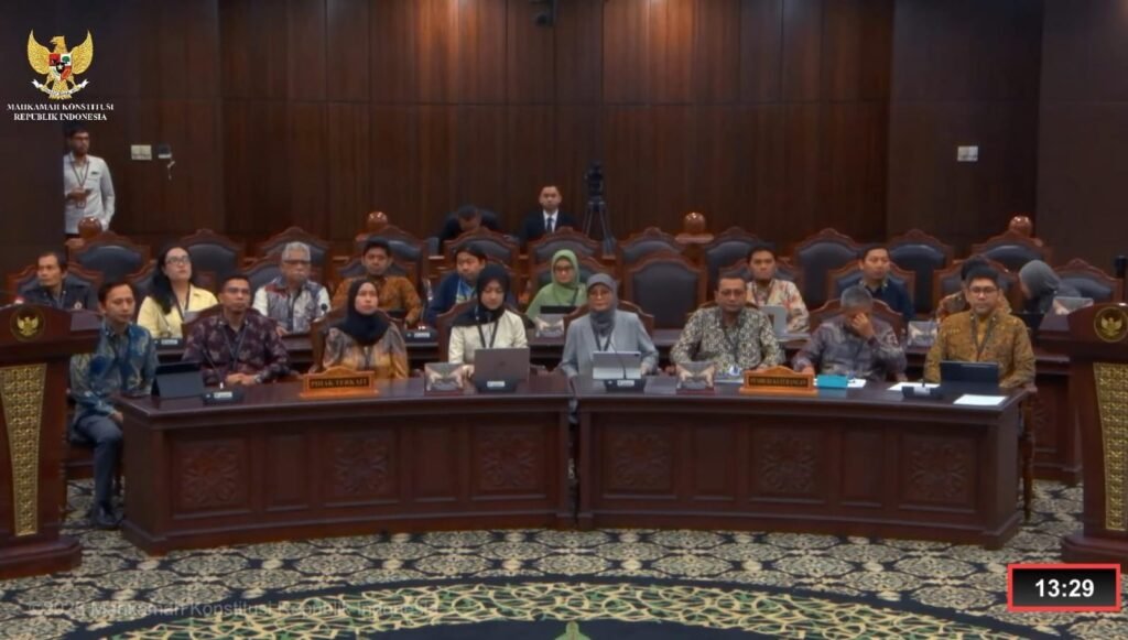 Serikat Pekerja Kampus (SPK) mengajukan judicial review Undang-Undang Nomor 14 Tahun 2005 tentang Guru dan Dosen ke Mahkamah Konstitusi (MK), Selasa (21/7)/Foto : Dok. YouTube MK