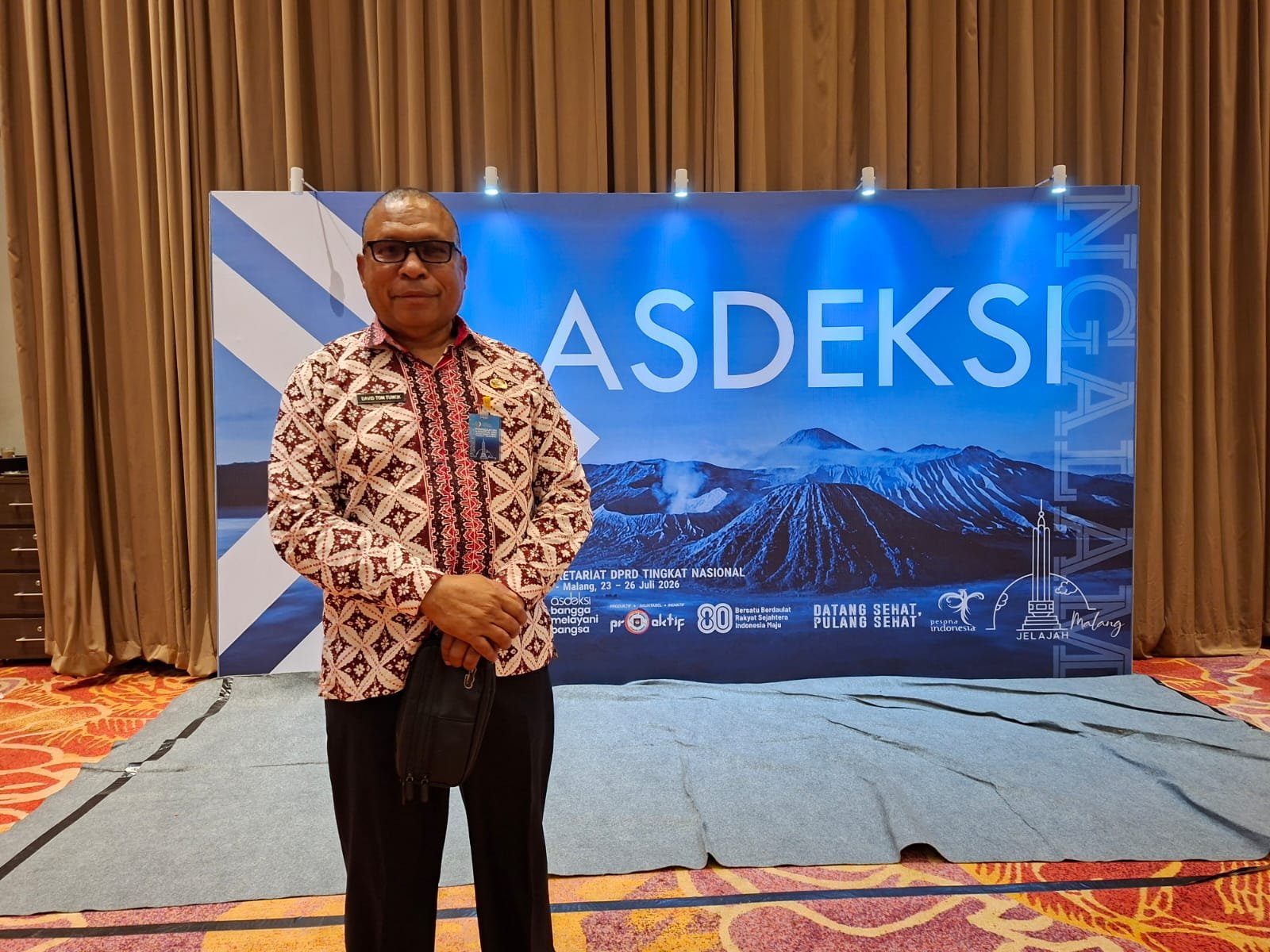 Sekretaris DPRD Kabupaten Merauke, Drs. David Tomtuwok, saat ditemui GPriority selepas mengikuti agenda Rakernas ASDEKSI 2026 di Hotel Savana Malang, Jumat (24/7)/Foto : Dok. GPriority (Risma Octavia)