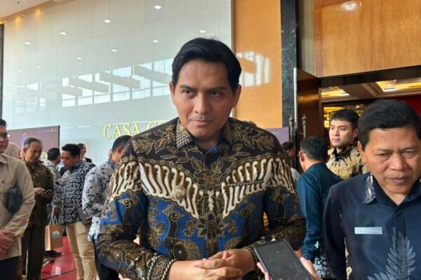 Bupati Indramayu, Lucky Hakim, selepas menghadiri agenda KUNCI BERSAMA Summit 2026 di Merlynn Park Hotel, Jakarta, Senin (27/7)/Foto : Dok. GPriority (Nindya Farhah Azzahrah)
