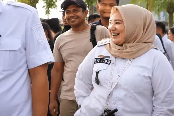 Lurah Paya Pasir, Medan, Syerly, viral usai ejek warga yang mengadu ke Wali Kota Medan terkait minimnya penerangan jalan/Foto : Dok. Istimewa