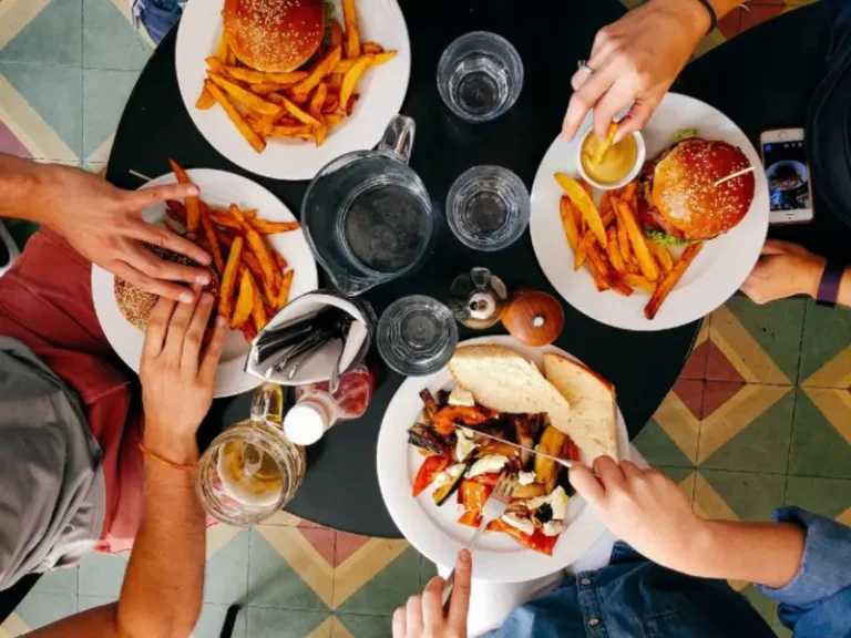 Ilustrasi makanan cepat saji/Foto : Dok. Shutterstock