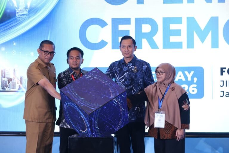 Menko AHY saat membuka Indo Water 2026 Expo & Forum, Indo Waste & Recycling, Indo Renergy & Electric, Indo Security, Indo Firex, serta Indonesia International Smart City 2026 Expo & Forum di JIExpo Kemayoran, Selasa (11/8) kemarin/Foto : Dok. Istimewa