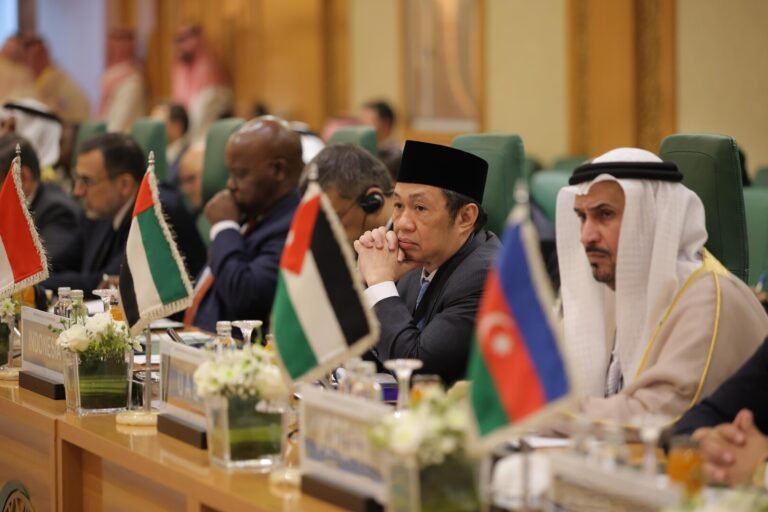 Wakil Menteri Luar Negeri RI Anis Matta dalam Konferensi Tingkat Menteri Luar Negeri Luar Biasa ke-23 OKI (KTM-LB) di Jeddah, Arab Saudi, Kamis (27/8)/Foto : Dok. Kemlu RI
