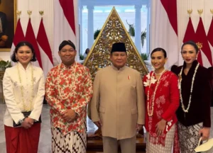 Marissa Anita Dihujat Usai Foto Bareng Prabowo, Netizen: Udah Gabisa Jadi Panutan!