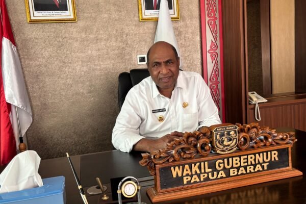Wakil Gubernur Papua Barat, Mohamad Lakotani, saat ditemui GPriority pada Selasa (4/8) di Jakarta/Foto : Dok. GPriority (Nindya Farhah Azzahrah)