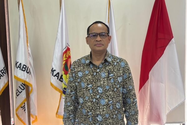 Plt. Kepala Badan Perencanaan Pembangunan Daerah (Bappeda) Papua Barat, Prof. Dr. Charlie D. Heatubun, S.Hut., M.Si., saat ditemui GPriority pada Selasa (4/8) di Jakarta/Foto : Dok. GPriority (Nindya Farhah Azzahrah)
