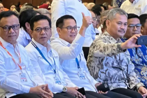 Sekretaris Jenderal Apkasi Joune Ganda (tengah) saat membuka Workshop Pengenalan dan Simulasi E-Katalog Versi 6.0 LKPP di ICE BSD, Tangerang, Banten, Kamis (27/8)/Foto : Dok. Istimewa
