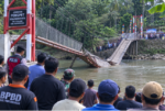 Jembatan Gantung Pongpet di Desa Margacinta, Kecamatan Cijulang, Kabupaten Pangandaran, Jawa Barat, mengalami kerusakan sesaat setelah diresmikan pada Minggu (30/8)/Foto : Dok. Istimewa