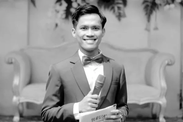 Alm. Yurizal Tri Chaerawan, pasien BPJS viral yang dihujat nakes dan dokter usai keluhkan kamar RS di media sosial/Foto : Dok. Instagram @yurizaltrich