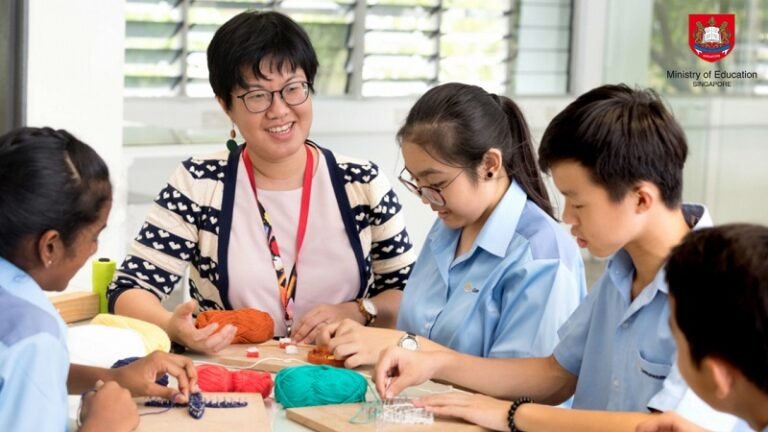Pemerintah Singapura akan menaikkan gaji 36.000 guru mulai 1 Oktober mendatang/Foto : Dok. MOE Singapore