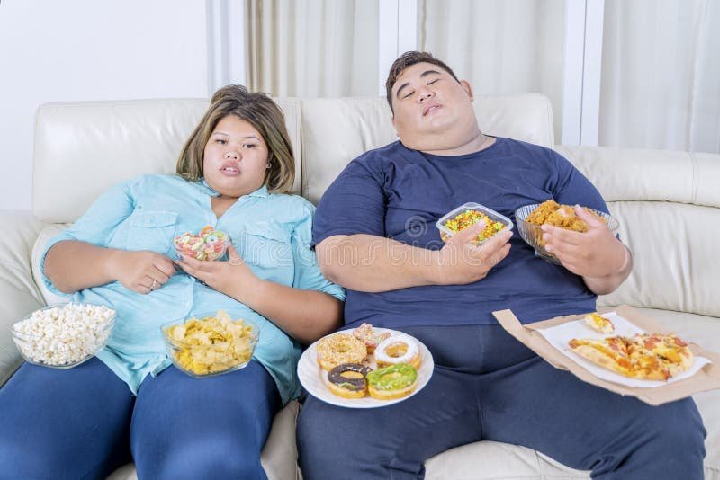 Fenomena berat badan naik setelah menikah ramai dibicarakan, namun mitos atau fakta bahwa setelah menikah badan akan menggemuk?/Foto : Ilustrasi Dok. Vecteezy