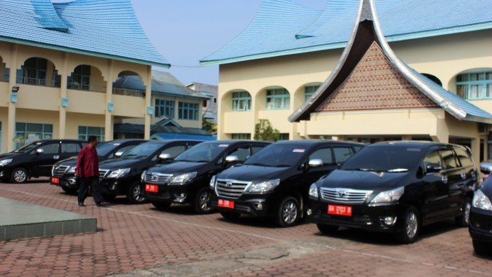 Hingga akhir Agustus 2026 terdapat 2.002 kendaraan dinas pelat merah milik Pemprov Sumbar yang belum memenuhi kewajiban pajak/Foto : Dok. Istimewa