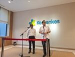 Menteri Kesehatan Budi Gunadi Sadikin meluncurkan seleksi 25 program studi (prodi) baru Program Pendidikan Dokter Spesialis (PPDS) berbasis Rumah Sakit Pendidikan sebagai Penyelenggara Utama (RSPPU) sekaligus melakukan serah terima peserta PPDS Batch IV di Kementerian Kesehatan, Jakarta, Kamis (3/9)/Foto : Dok. GPriority (Risma Octavia)