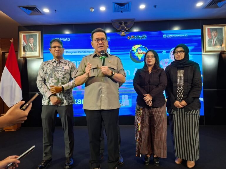 Menteri Perdagangan (Mendag) Budi Santoso usai membuka pelatihan “Gapai Pasar Global dengan AI” di Auditorium Kementerian Perdagangan, Jakarta Pusat, Rabu (9/9)/Foto : Dok. GPriority (Risma Octavia)