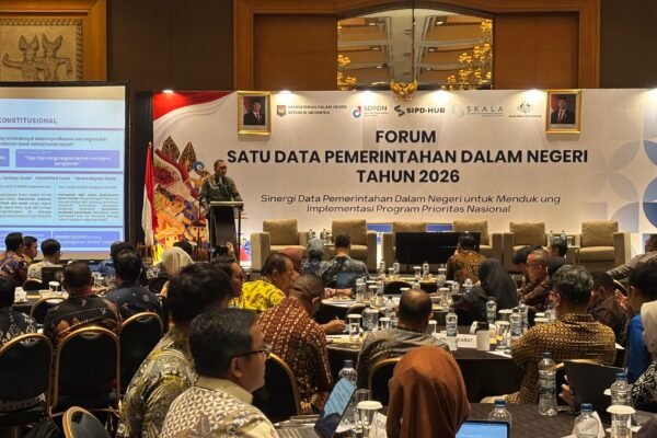 Sekretaris Jenderal Kementerian Sosial RI, Dr. Robben Rico, saat memberikan sambutan dalam pembukaan agenda Forum Satu Data Pemerintahan Dalam Negeri Tahun 2026, Selasa (22/9) di Hotel Aryaduta, Jakarta/Foto : Dok. GPriority (Nindya Farhah Azzahrah)